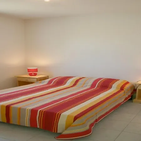 Villa Confortable Avec Terrasse, Bbq, à 700m Des Commerces Et 1.5km De La Plage, Idéale Pour 6 Pers. - Fr-1-782-8 *