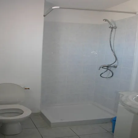 Confortable Avec Terrasse, Bbq, A 700m Des Commerces Et 1.5km De La Plage, Ideale Pour 6 Pers. - Fr-1-782-8 Le Barcarès